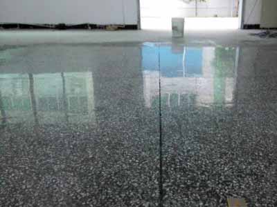 做水磨磨石翻新怎么样？水磨石翻新施工工艺流